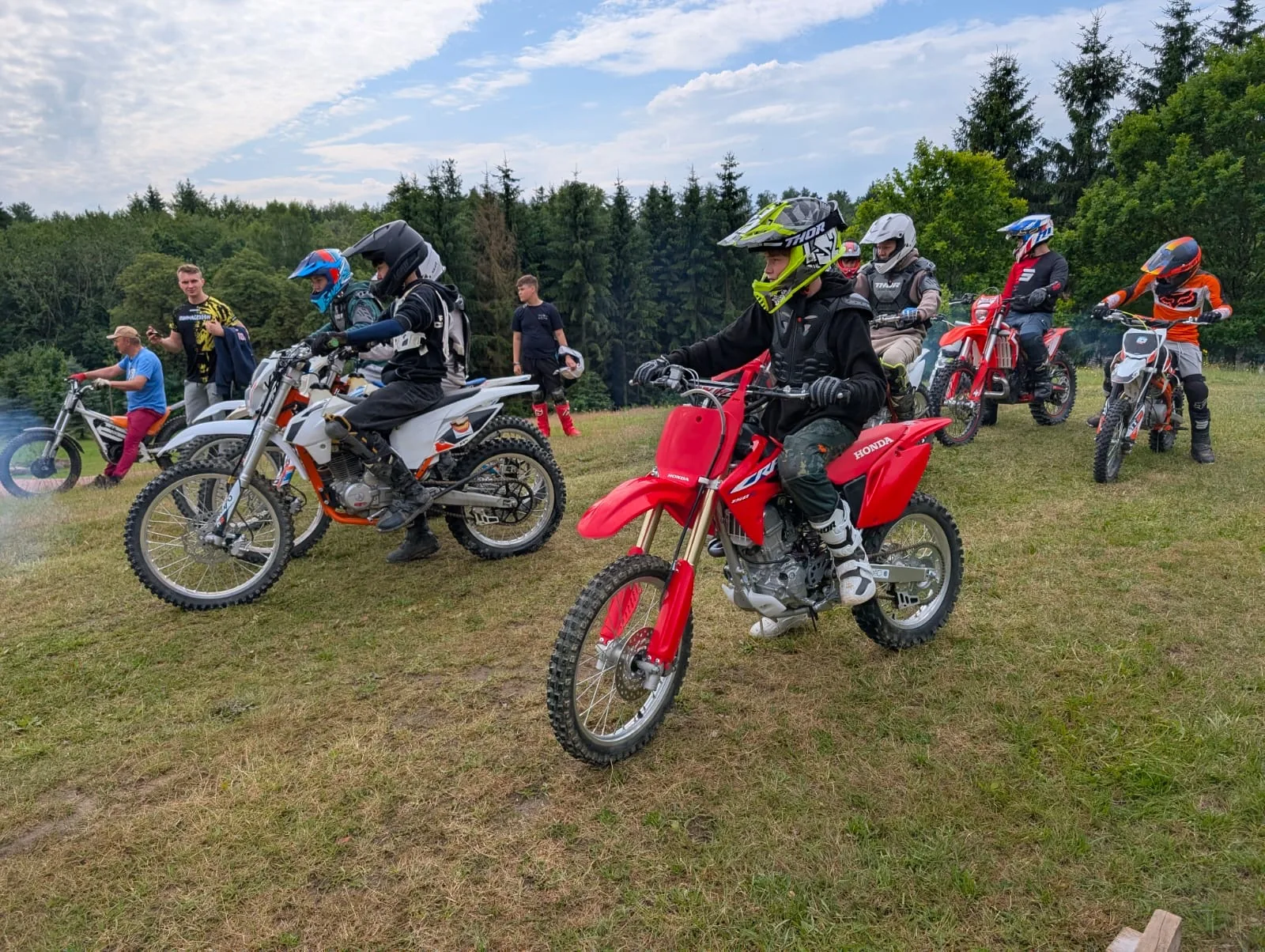 08.07 - 18.07.2025 Obóz rekreacja, survival, motocross w Ogrodnikach