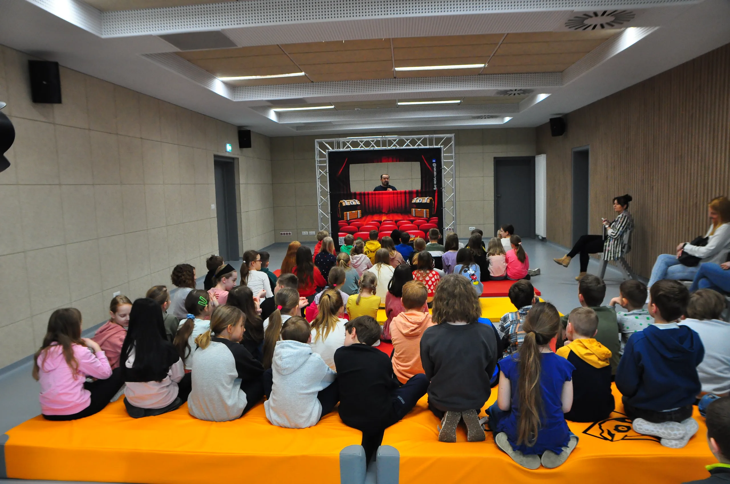 17.04.2023 Sztuka w przestrzeni publicznej - spektakle edukacyjne