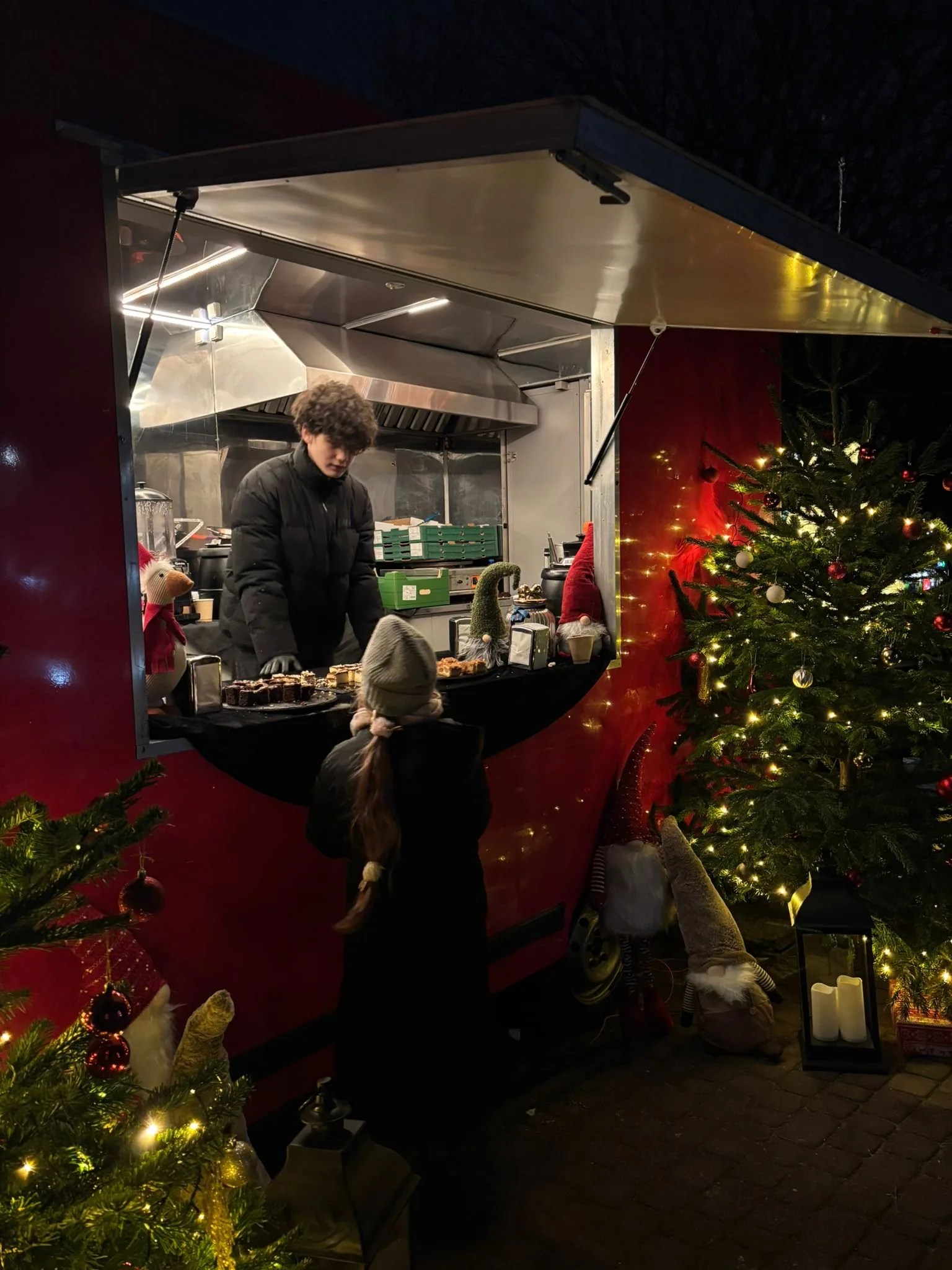 03.12 i 05.12.2025 Świąteczne podwórka Warszawy