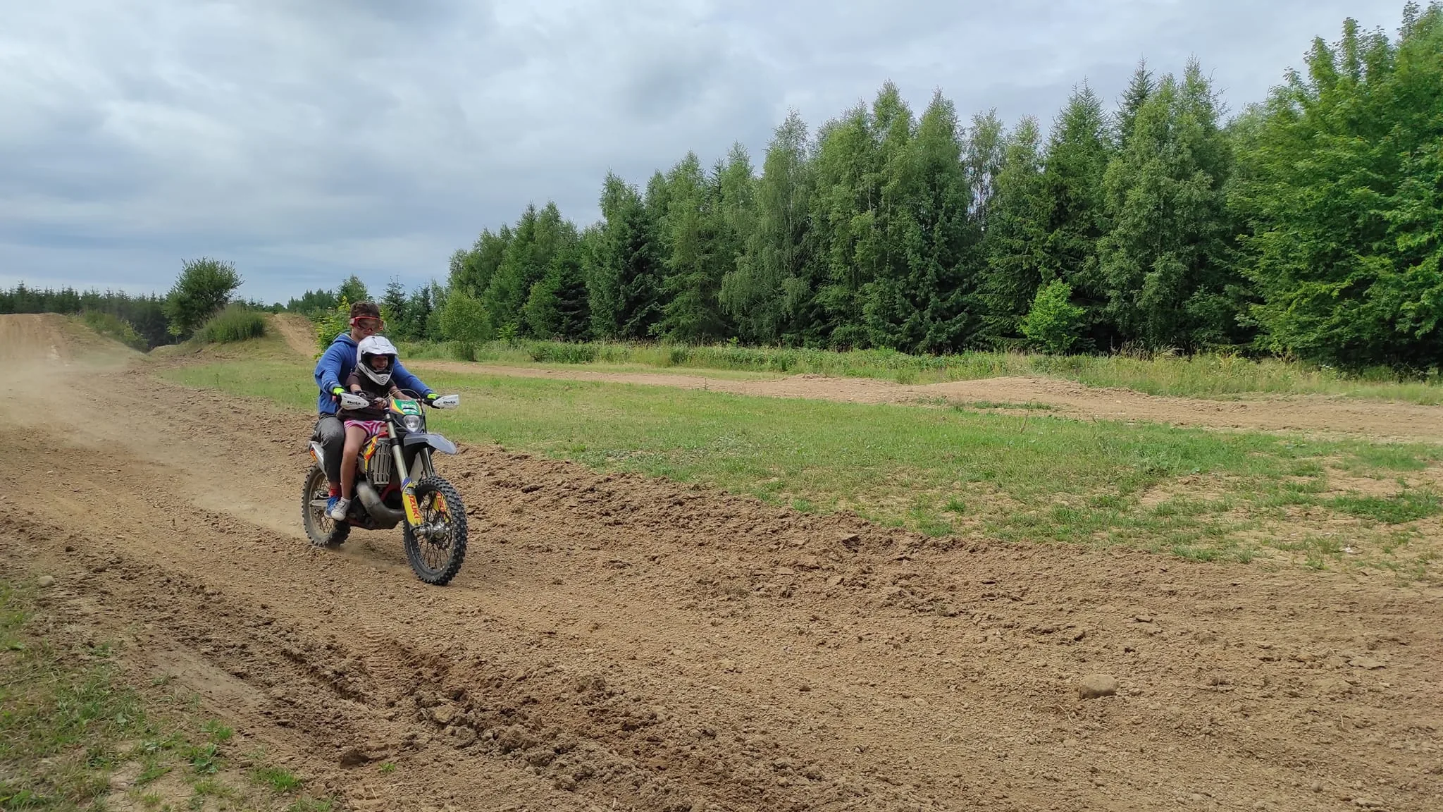 24.06 - 04.07.2023 Obóz rekreacja, survival, motocross w Ogrodnikach