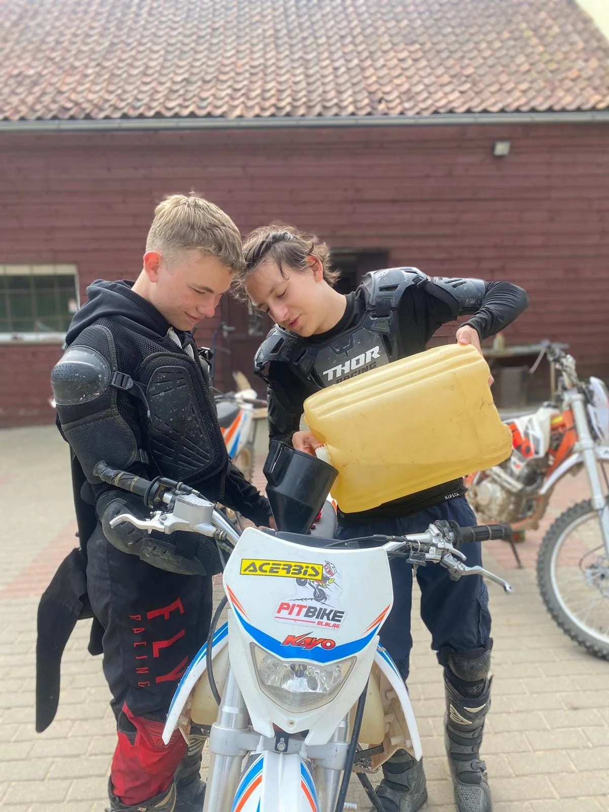 22.06 - 02.07.2024 Obóz rekreacja, survival, motocross w Ogrodnikach