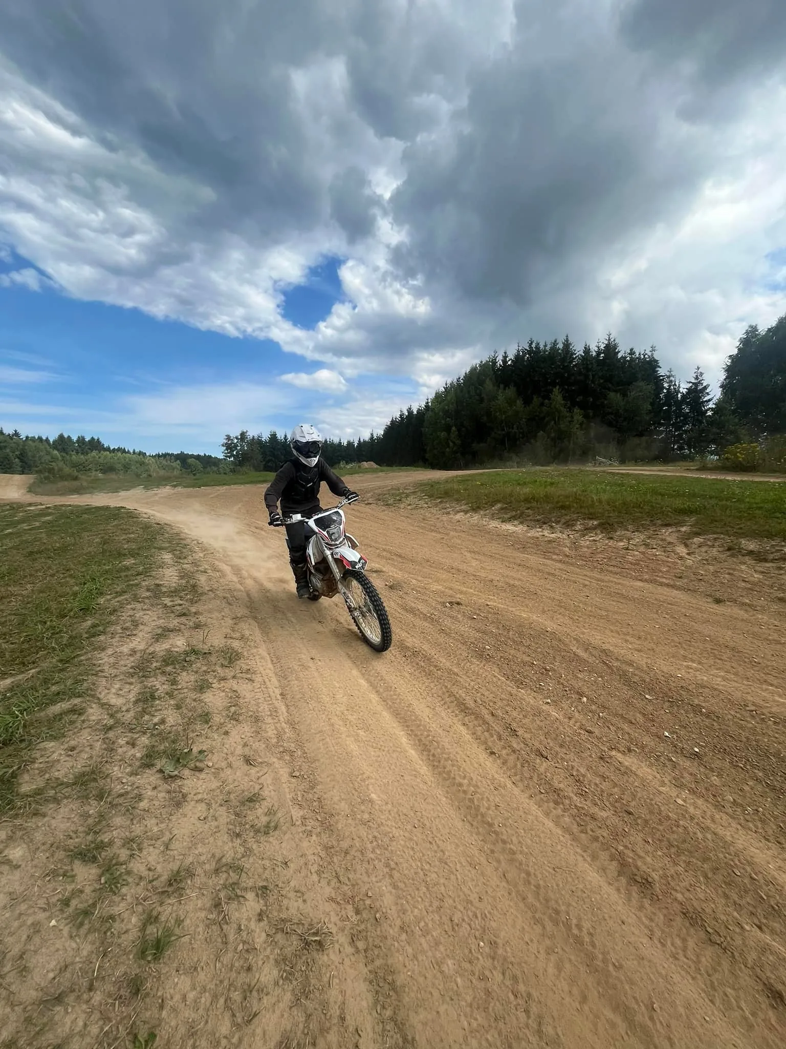22.07 - 01.08.2024 Obóz rekreacja, survival, motocross w Ogrodnikach