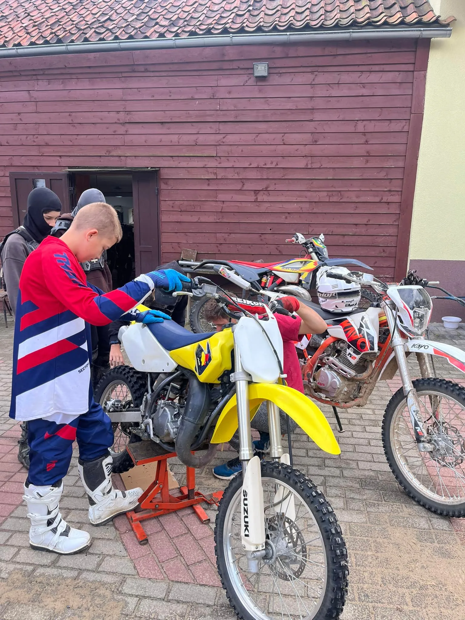 22.07 - 01.08.2024 Obóz rekreacja, survival, motocross w Ogrodnikach