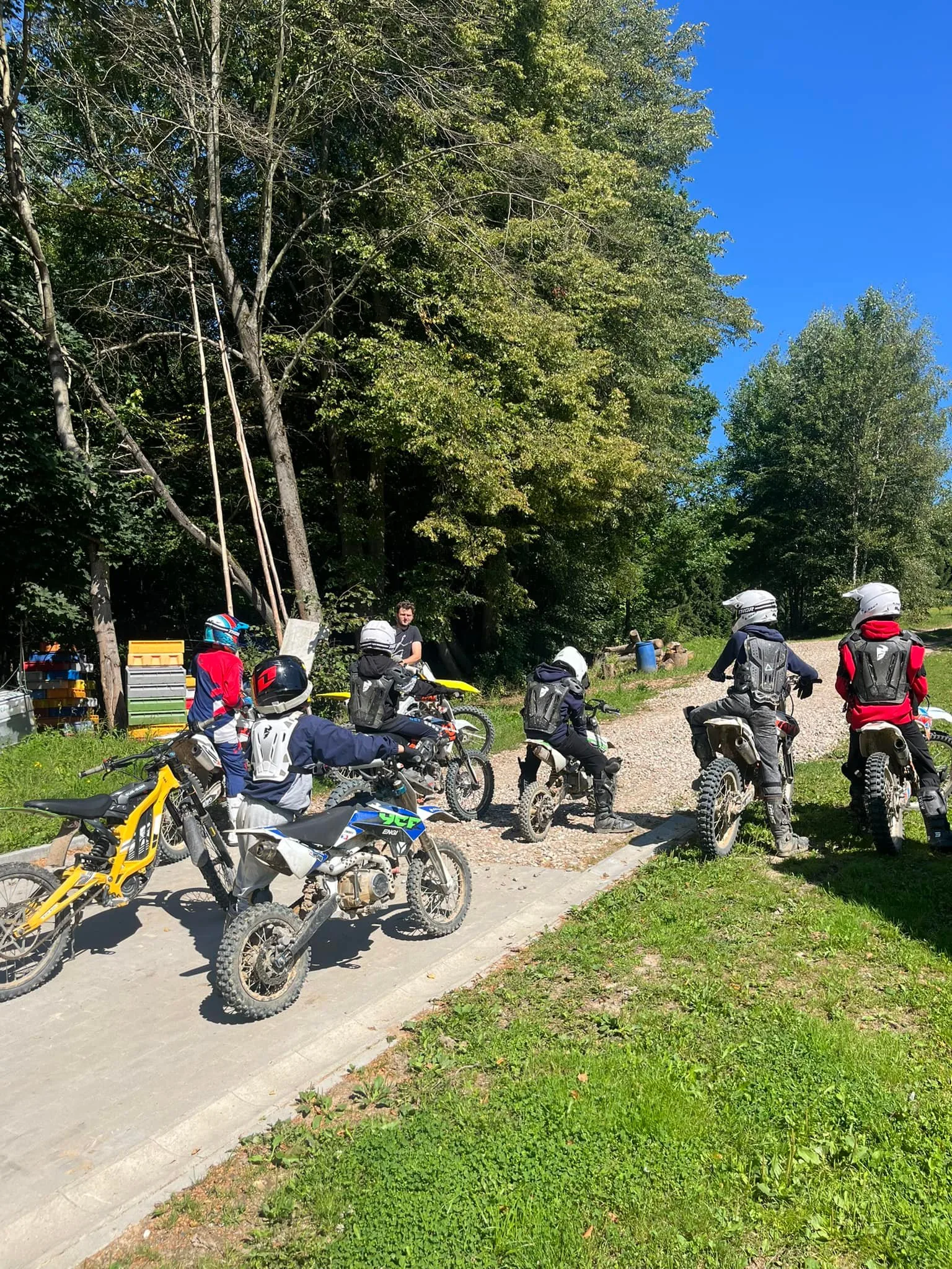 01.08 - 11.08.2024 Obóz rekreacja, survival, motocross w Ogrodnikach