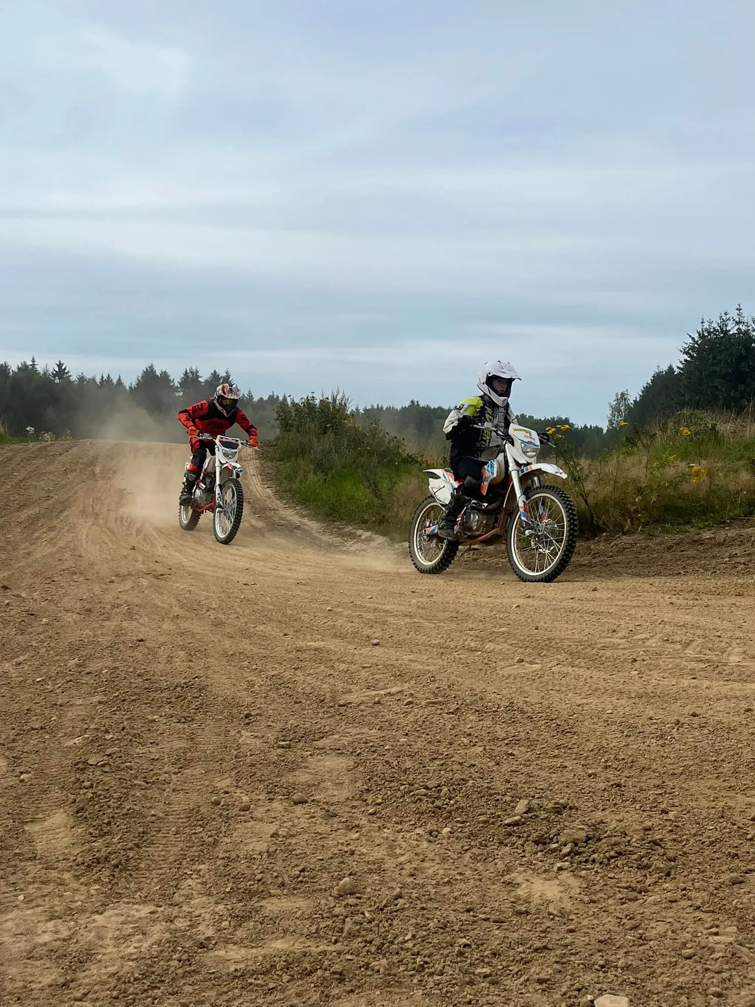 01.08 - 11.08.2024 Obóz rekreacja, survival, motocross w Ogrodnikach