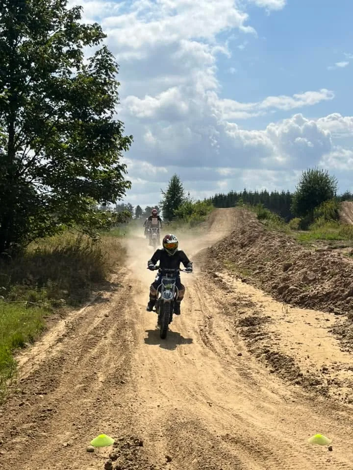 01.08 - 11.08.2024 Obóz rekreacja, survival, motocross w Ogrodnikach