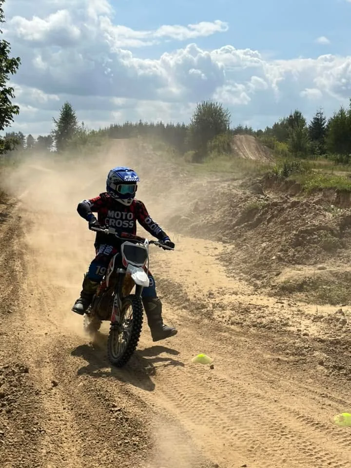 01.08 - 11.08.2024 Obóz rekreacja, survival, motocross w Ogrodnikach