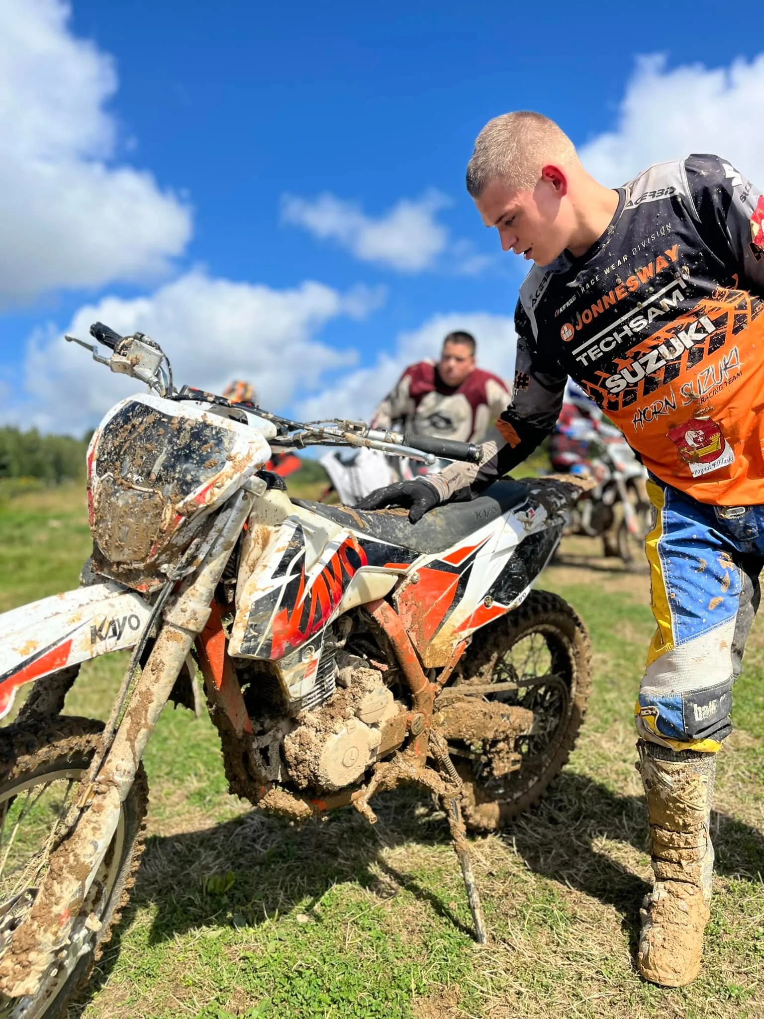 01.08 - 11.08.2024 Obóz rekreacja, survival, motocross w Ogrodnikach