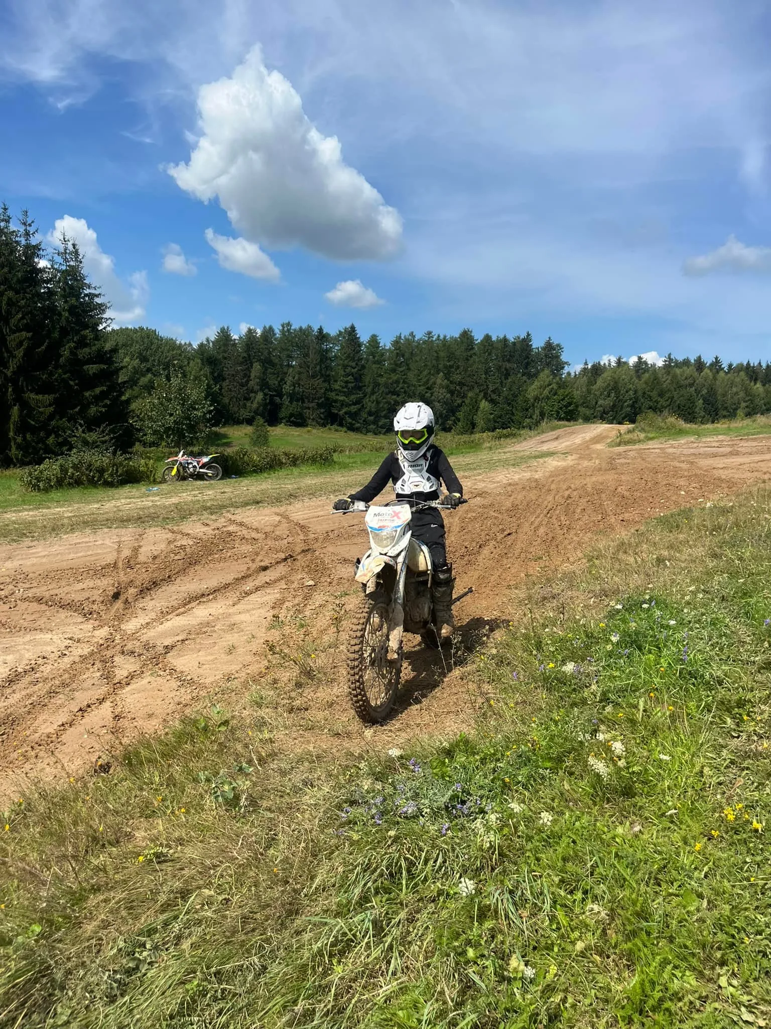 01.08 - 11.08.2024 Obóz rekreacja, survival, motocross w Ogrodnikach