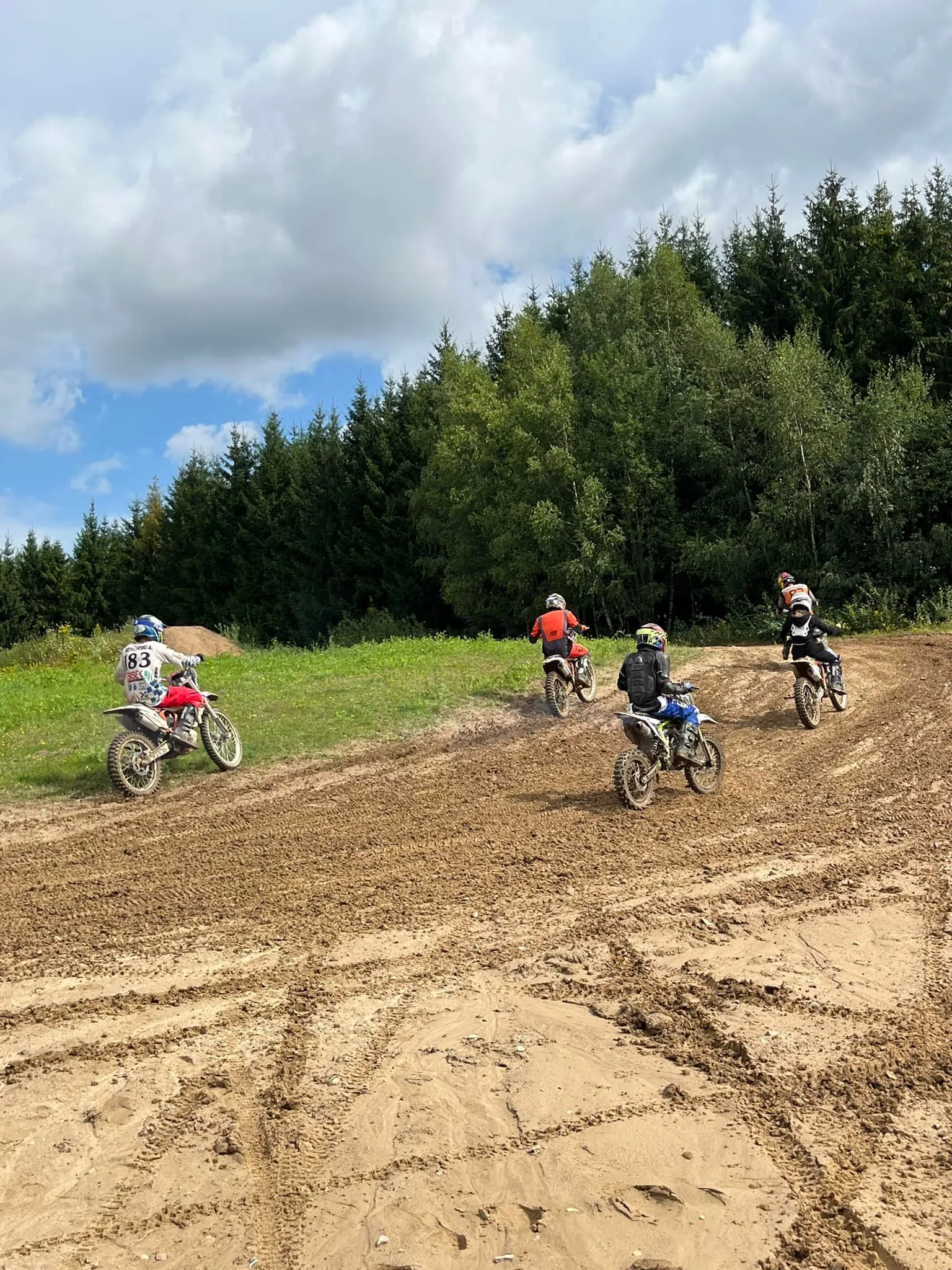 01.08 - 11.08.2024 Obóz rekreacja, survival, motocross w Ogrodnikach