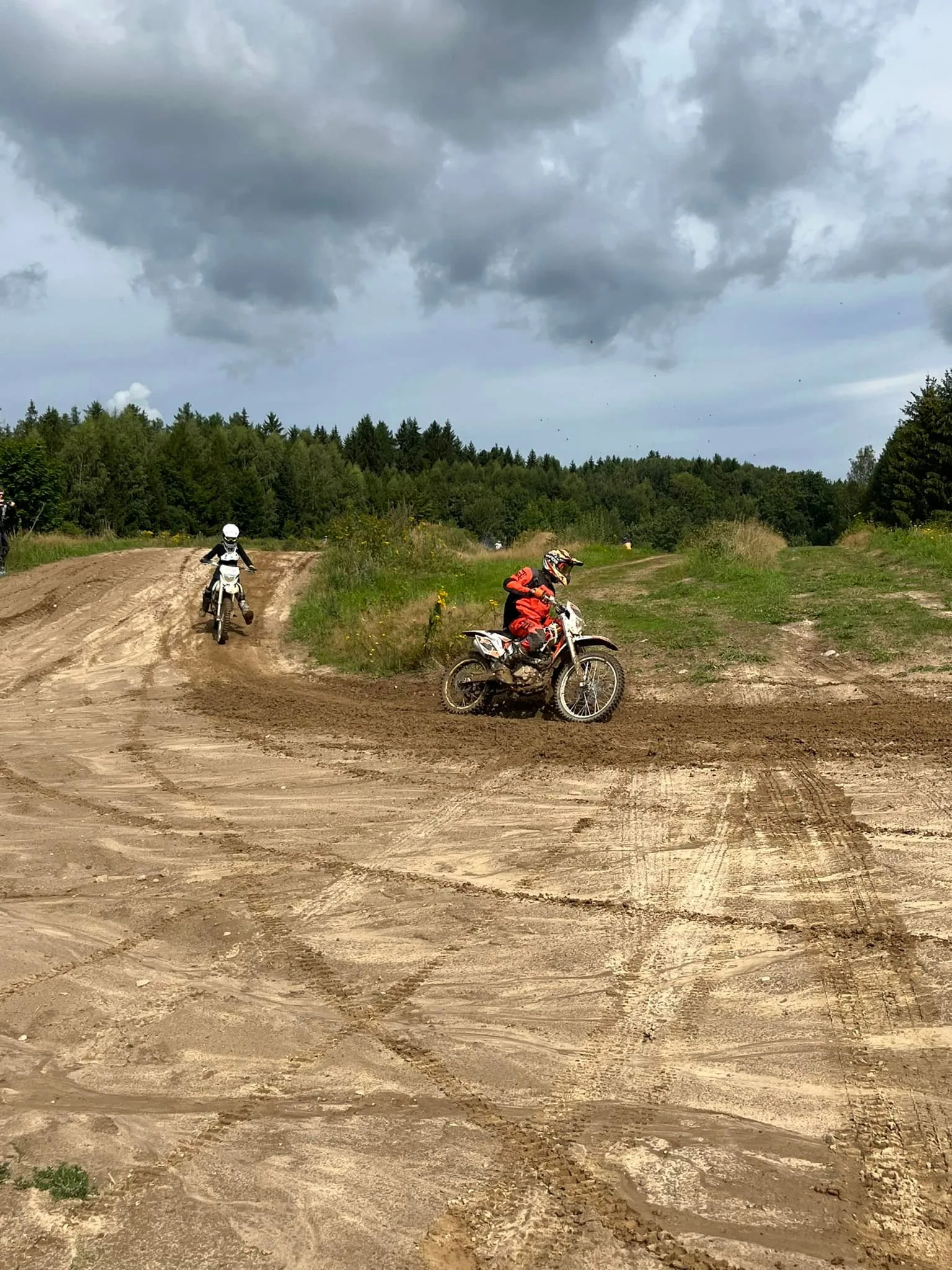 01.08 - 11.08.2024 Obóz rekreacja, survival, motocross w Ogrodnikach