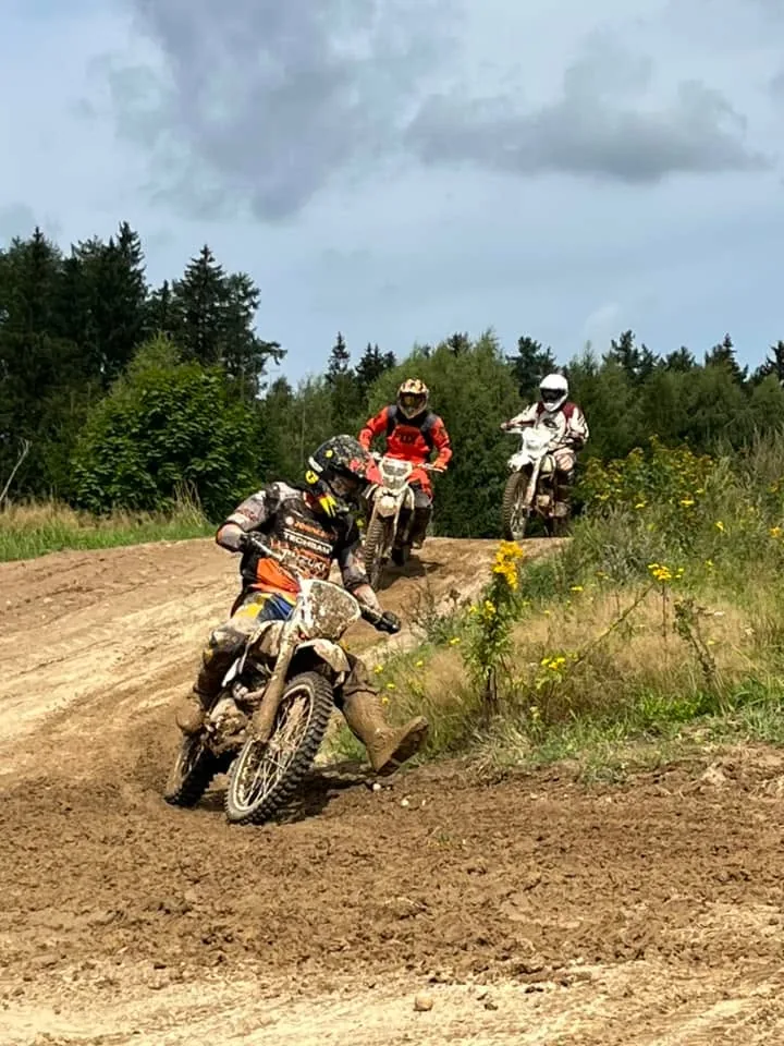 01.08 - 11.08.2024 Obóz rekreacja, survival, motocross w Ogrodnikach