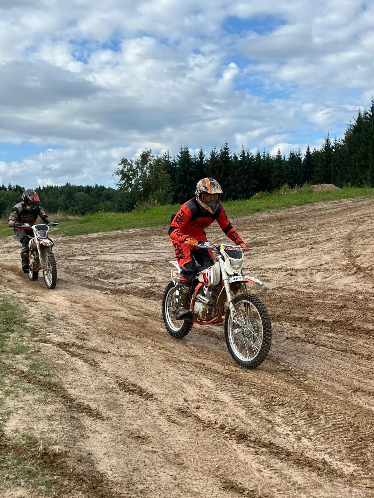 01.08 - 11.08.2024 Obóz rekreacja, survival, motocross w Ogrodnikach