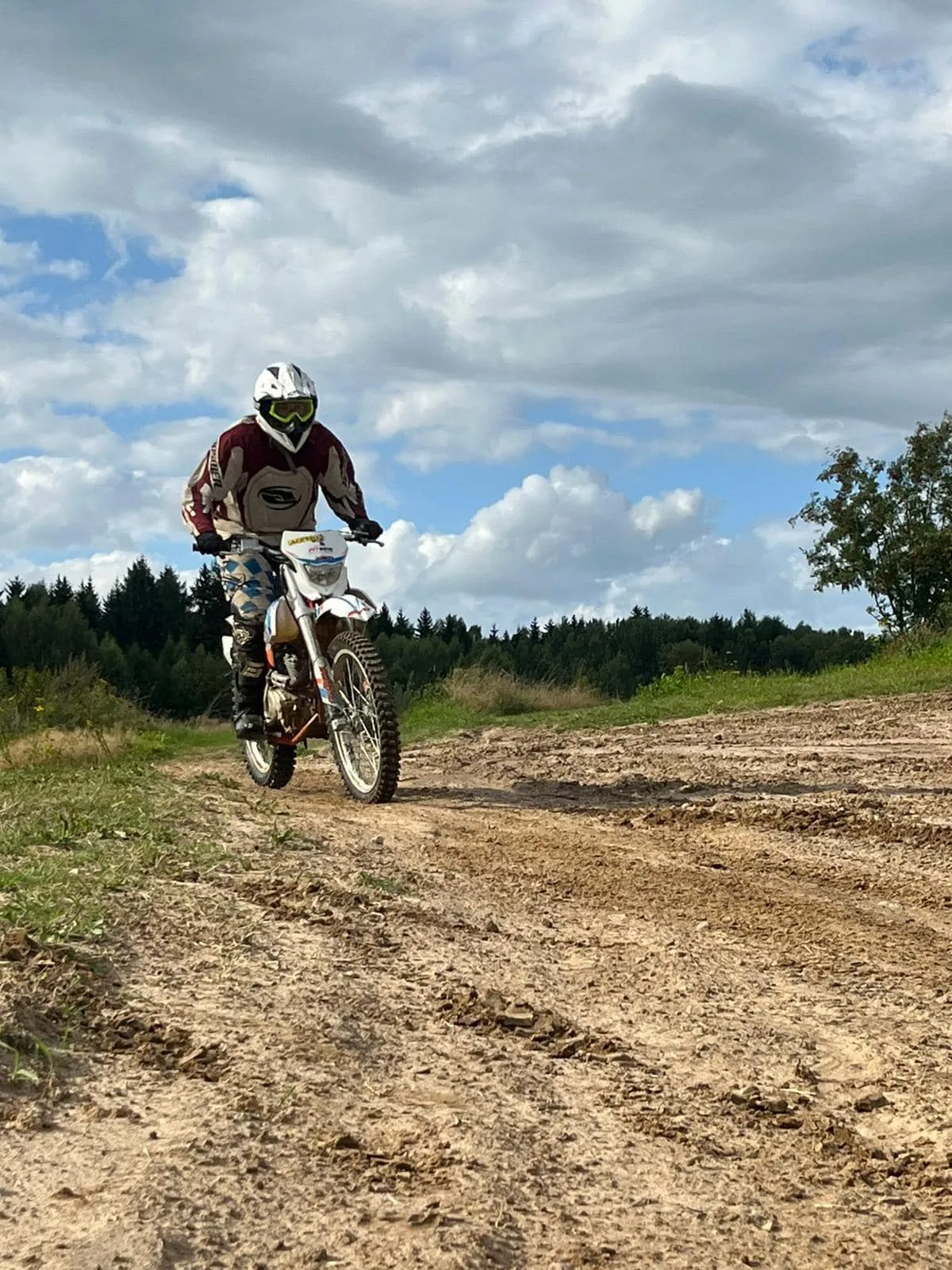 01.08 - 11.08.2024 Obóz rekreacja, survival, motocross w Ogrodnikach