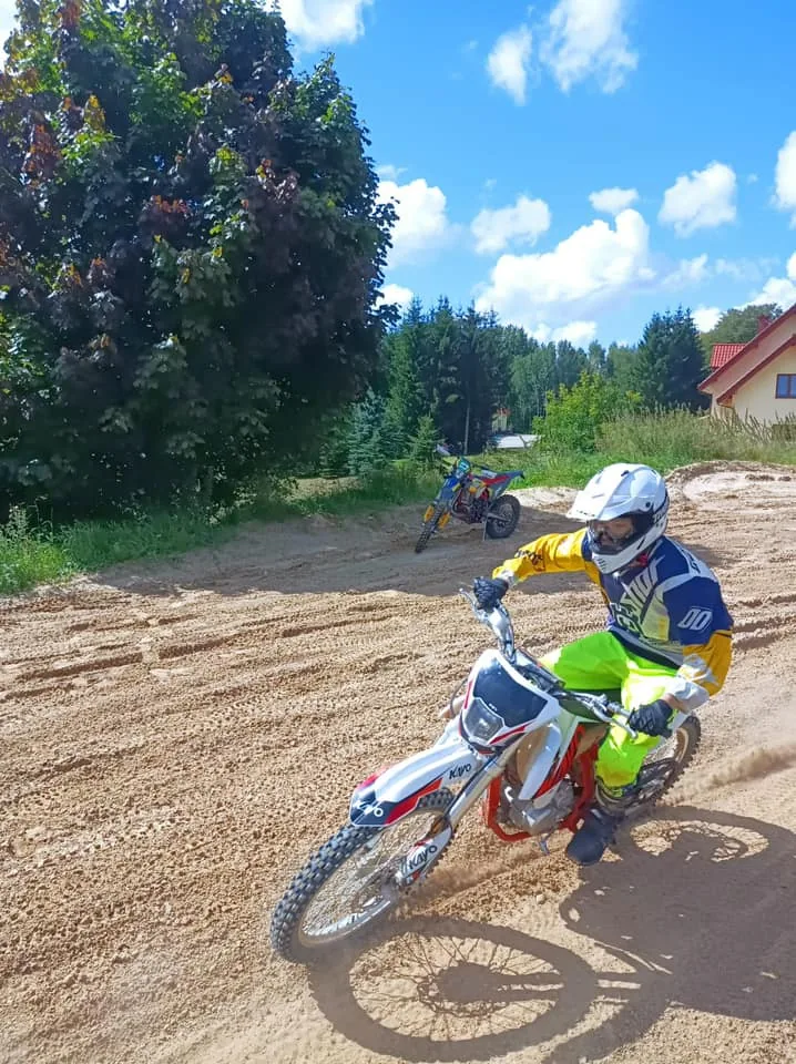 11.08 - 21.08.2024 Obóz rekreacja, survival, motocross w Ogrodnikach