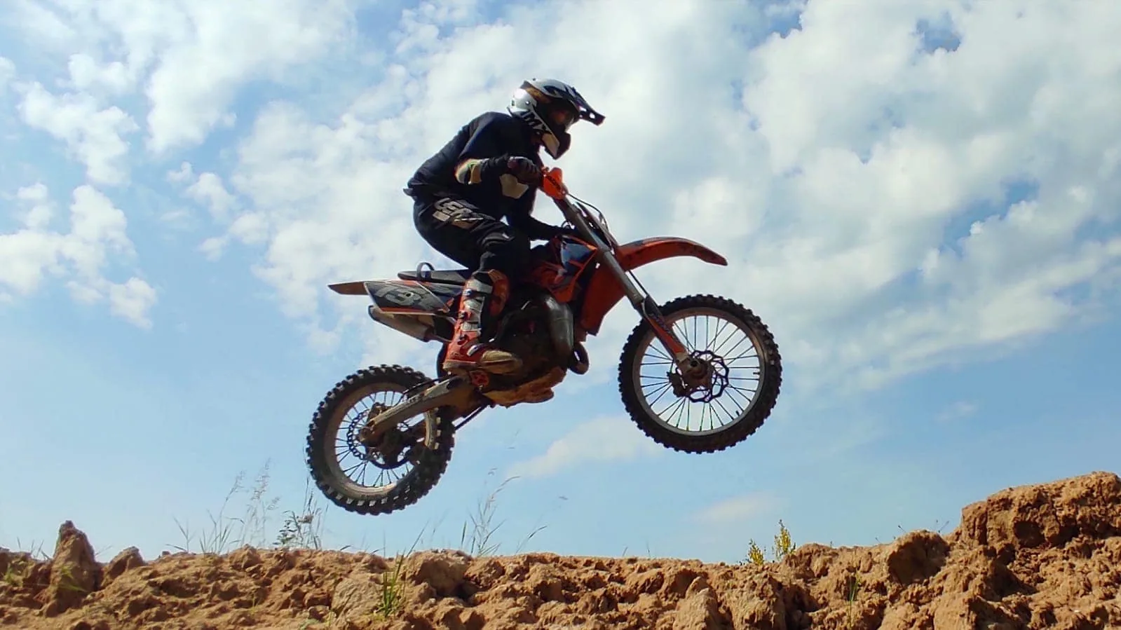 11.08 - 21.08.2024 Obóz rekreacja, survival, motocross w Ogrodnikach