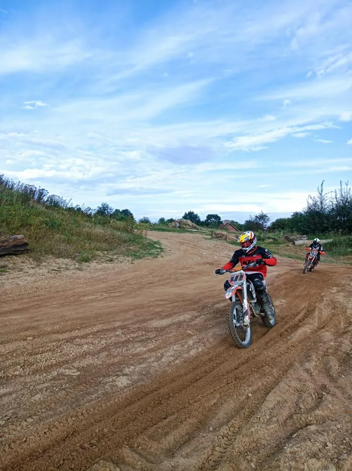 11.08 - 21.08.2024 Obóz rekreacja, survival, motocross w Ogrodnikach